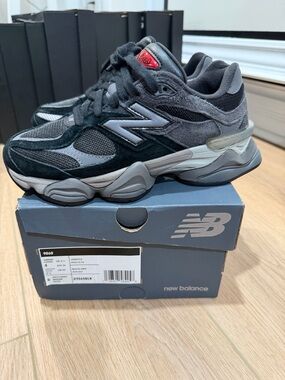 New Balance 9060